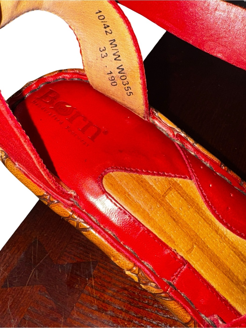 Born Savannah Red Leather Ankle Strap Wedge Sandals Boho Croc Embossed Sz 10 - Picture 5 of 12